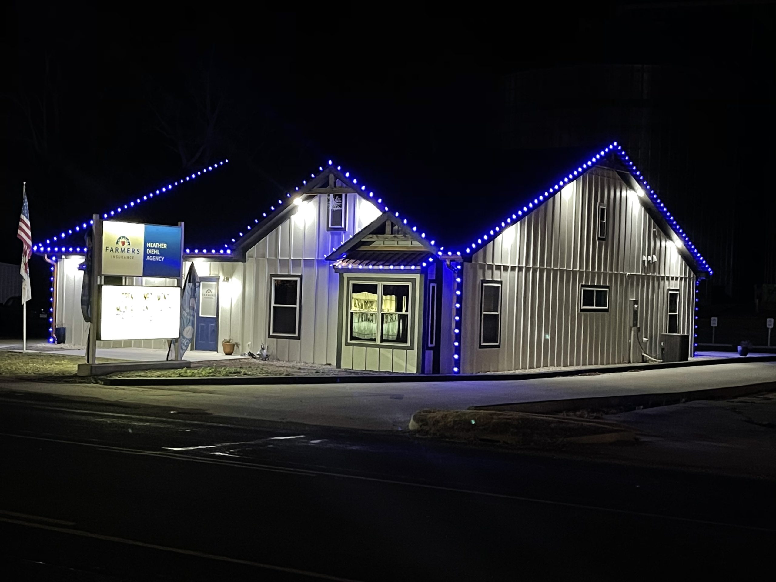Bright House Exteriors Christmas lighting